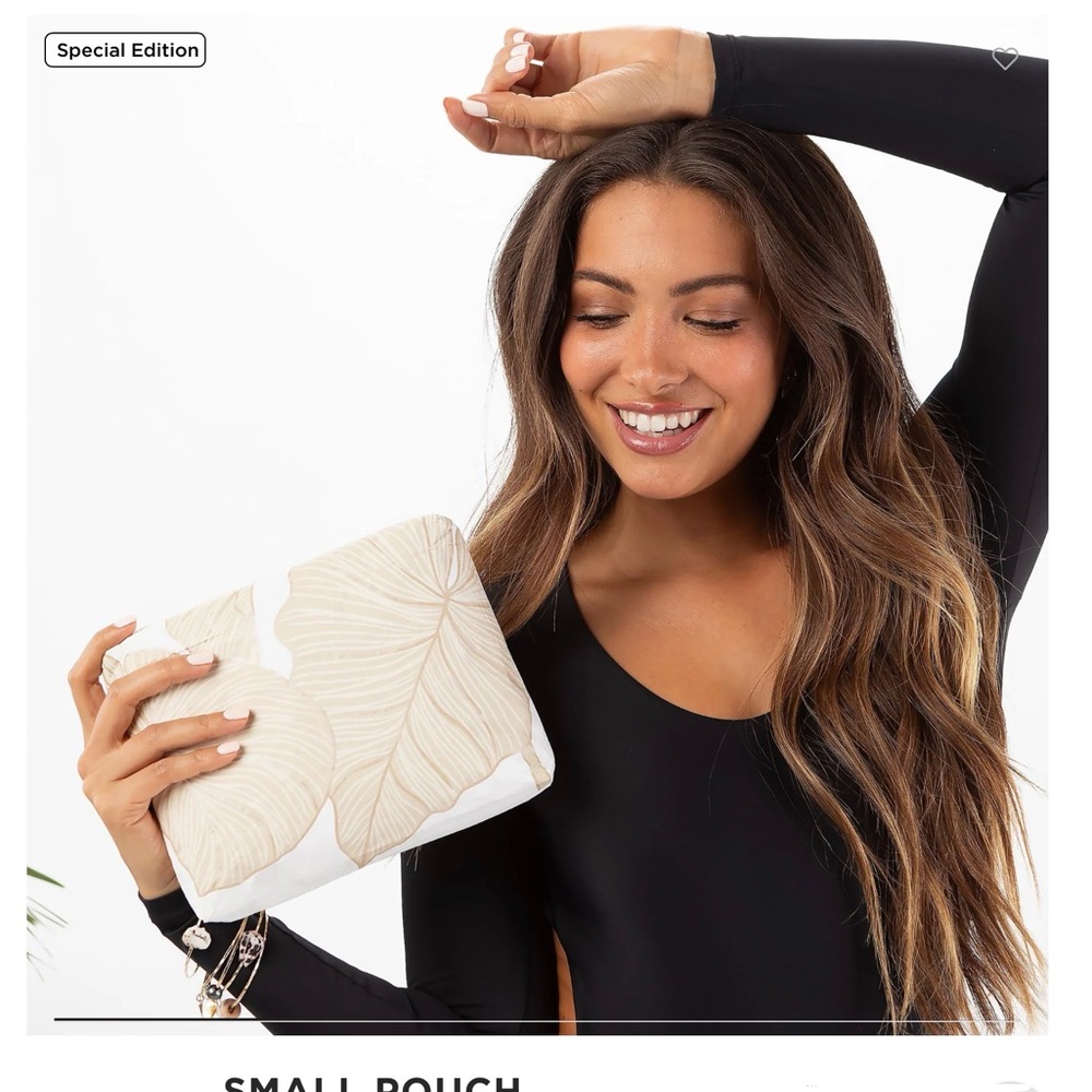 ALOHA Collection Small Launui in Glow Color Cream Kalo Leaf Design Pouch